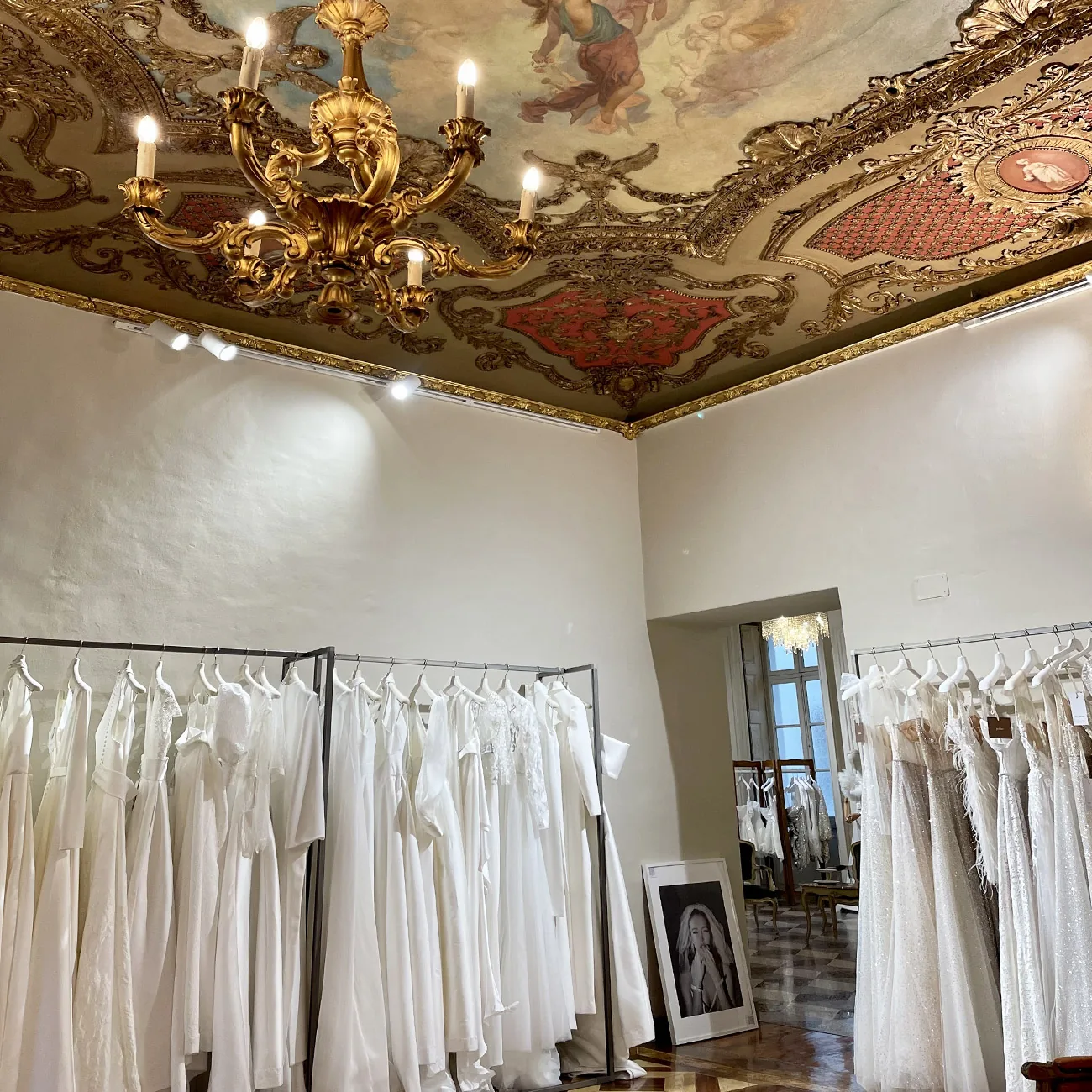 L’atelier Idea Sposa Couture in Via Po 14 a Torino, dove si provano gli abiti Juliet
